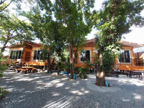 Si Prachan Maison | Baansuan Tham Ma Chad Homestay
