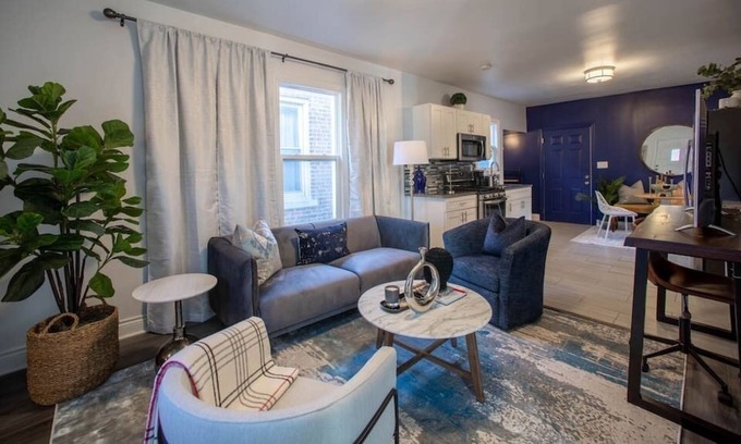 Melrose Park Maison | Baby Blu 6-Bed | Sleeps 14 | 15 min Chicago/O'hare