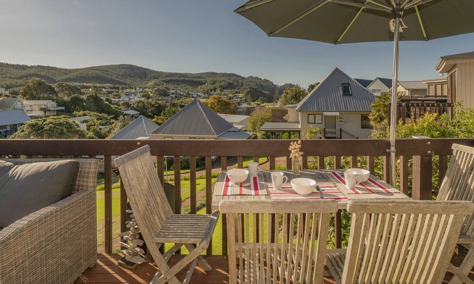 Onemana Maison | Bach On The Grove - Onemana Holiday Home, ONEMANA
