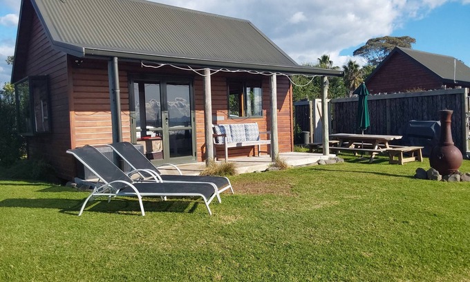 Whakamarama Cabine | Back to Basics in a 5 star location