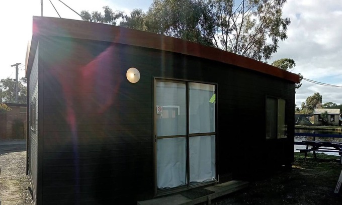 Stawell Maison | Backpacker / Work Time Accommodation in Cabin Park