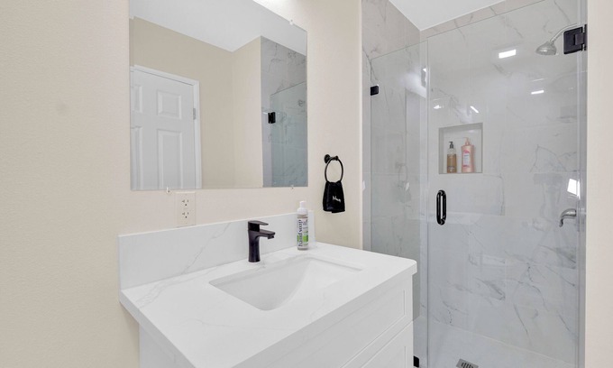 Covina Maison | BackpackersApartment/1B1B/FreeWi-Fi/Free Coffee