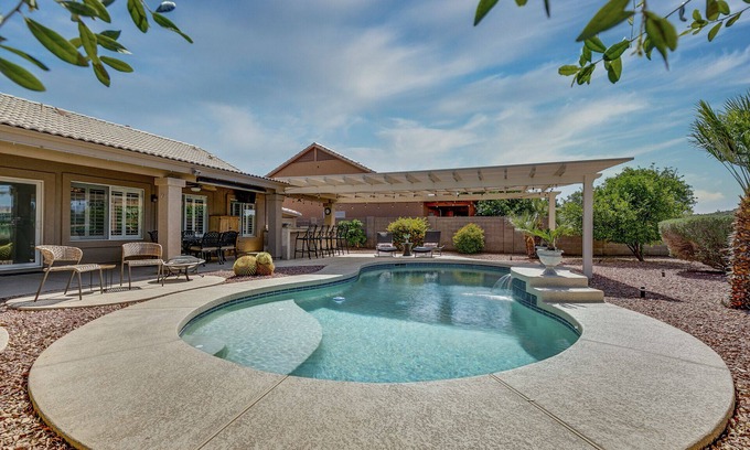Palm Valley Maison | Backyard Luxury with Private Pool and Hot Tub on Golf Course