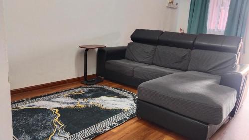 Taman Setia Maison | Bae Homestay Tmn Setia Netflix and WiFi