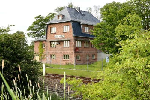 Alt Suhrkow Appartement | Bahnhof Hohen Mistorf