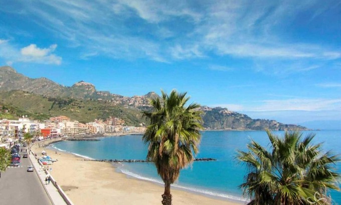 Recanati Appartement | Baia Degli Dei Trilo Close To Taormina, Giardini Naxos, Italy