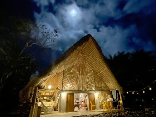 Gubat Maison | Baia Nest BUGIW Self-Service Cottage by the Road and Near the Beach, Pet Friendly with a Fee