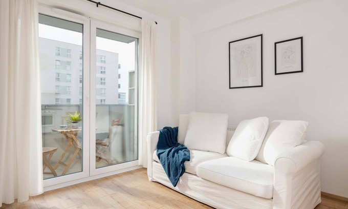 Katowice Appartement | Baildona 18C | Bright Apartment | Balcony, Parking