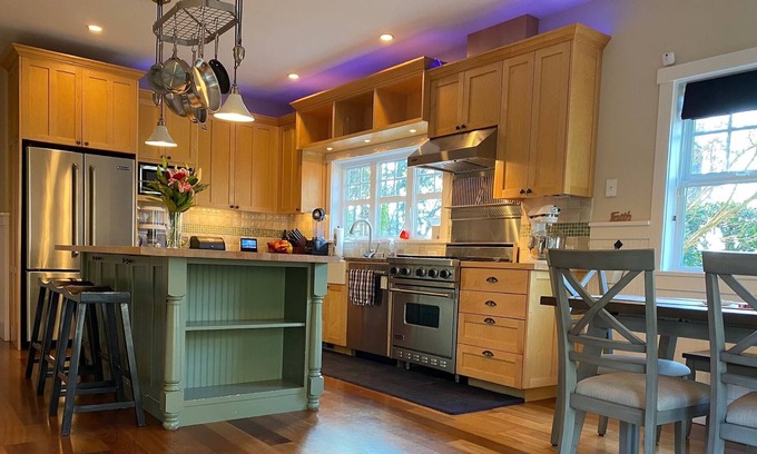 Bainbridge Island Maison | Bainbridge Island Craftsman next to the beach
