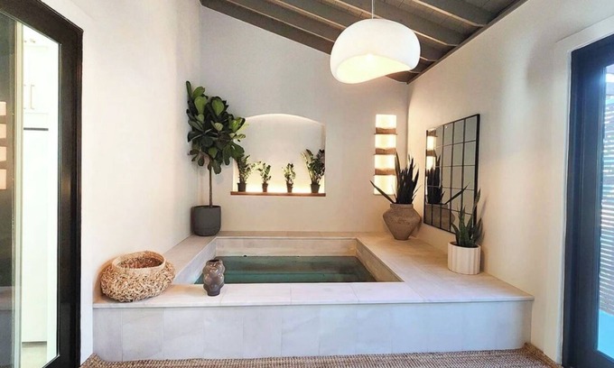 Medicine Park Maison | Balance-Hot Tub, Spa, Cabin in Medicine Park, King Beds, Gym, Sauna and WIFI