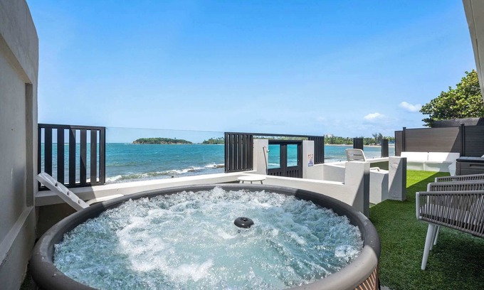 Cerro Gordo Maison | Balandras Beach House #4 | Beachfront w/Hot Tubs