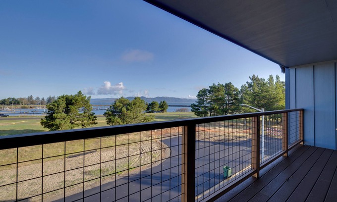 Hammond Maison | Balconies w/ Scenic River Views: Hammond Townhome!