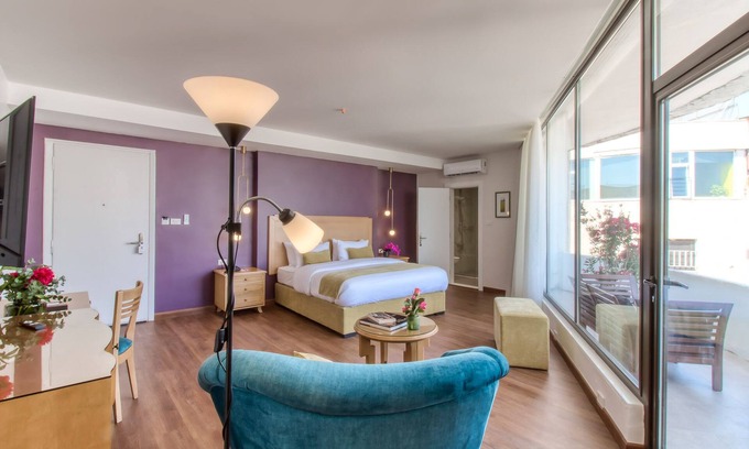 Al Swaifyeh Appartement | Balcony Suite - The Liwan Hotel