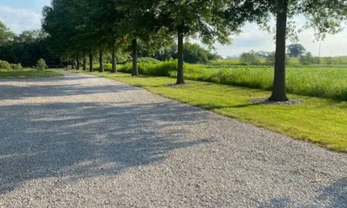 Baldwin City Cabine | Baldwin City's Tallgrass lodge