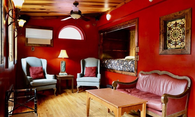 Stanardsville Appartement | Bali Suite at the White Lotus