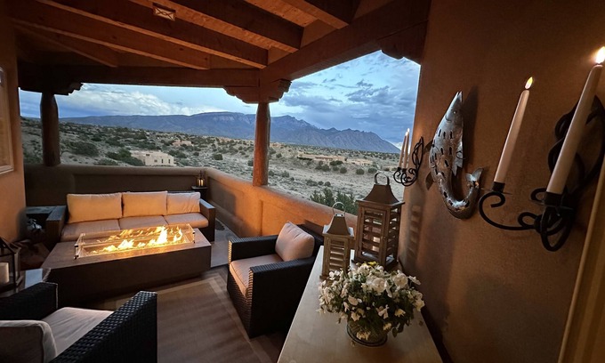 Ranchito Maison | Balloon Fiesta Getaway - Adobe Hacienda
