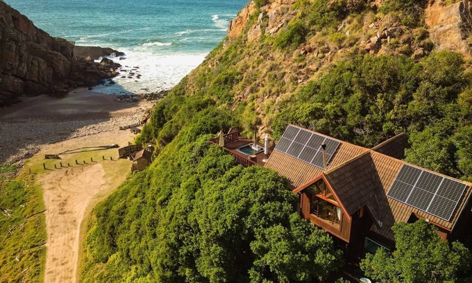 Victoria Bay Maison | Ballots Bay Treehouse