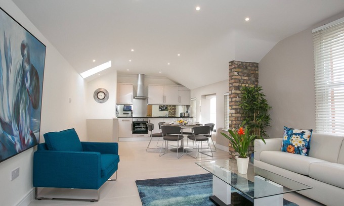 City Centre Dublin Cabine | Ballsbridge Superbe 3 chambres 2 salles de bain Duplex Lodge - parking gratuit - 8 personnes