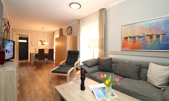 Ostseebad Kuhlungsborn Appartement | Baltic Sea view apartment Rügen 12: 2-room apartment close to the beach with large balcony facing the sea