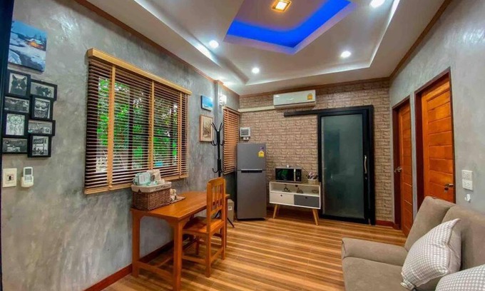 Sakon Nakhon Chalet De Ski | Ban Aob Maiy(บ้านโอบไม้)