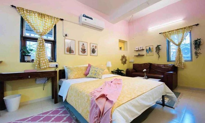 Pali Hill Appartement | Bandra Studio Lokhandwala House, Near Carter Road, Palli Hill by Connekt Homes