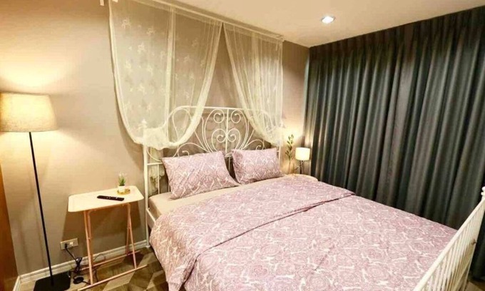 Phra Khanong Appartement | Bangkok City Home King size bed BTS, WiFi * Pick up