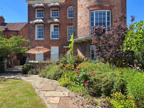 Newnham Maison | Bank House Apartment