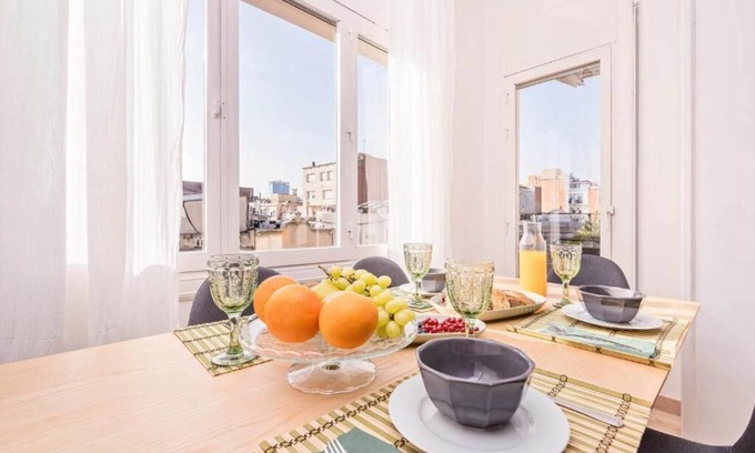 La Nova Esquerra de l'Eixample Appartement | DE PROPRIÉTAIRE - 5 chambres à coucher, 2 salles de bains, spacieuse et lumineuse!