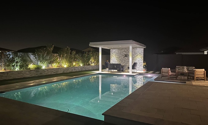 Buckeye Maison | Barefoot Villa, take your shoes off and stay a while!