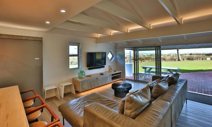 Langebaan Maison | Barefootin Beachfront Cottage, Loadshedding-Proof, Steps Away from Langebaan Main Beach Bliss