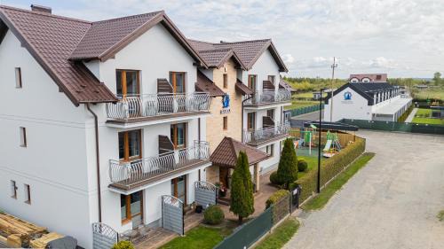 Karwia Maison | BARKA - Pokoje i Apartamenty Blisko Plaży