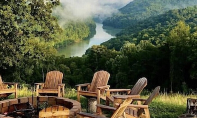 Big Creek Maison | Barn Loft Apt 2 with Lake & Mountain views & custom wood accents through out.