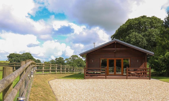 Crediton Maison | Barn Shelley Lodge