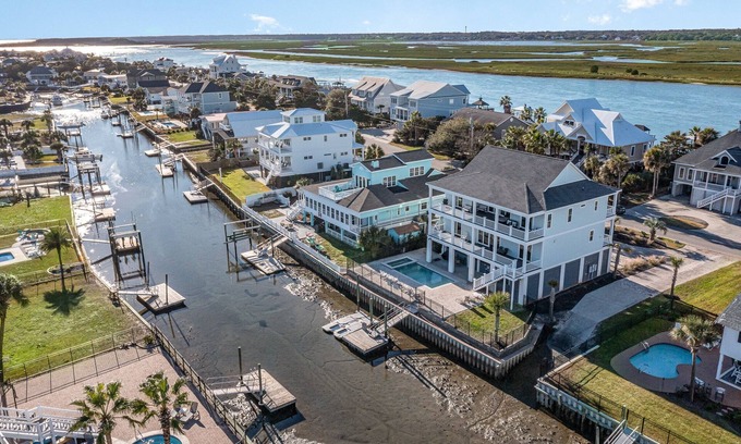 Inlet Harbour Maison | Barnacle Bill's: Inlet-Front w/ Private Pool