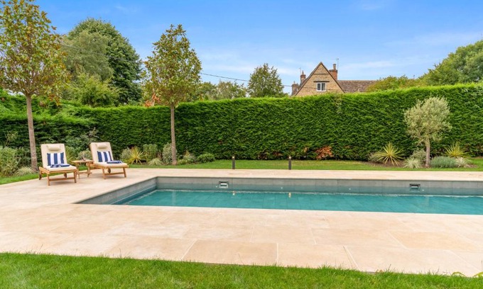 Malmesbury Maison | Barns Lee