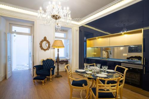 Bairro Alto Appartement | Baroque apart with patio Portuguese Soul Bica Tram 4p