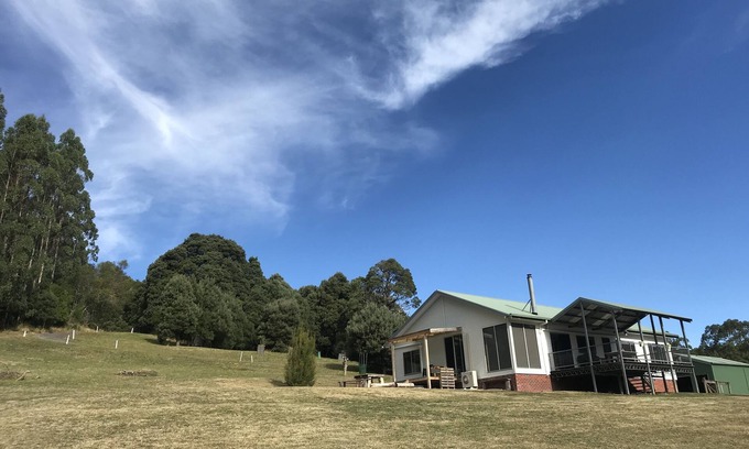 Barramunga Maison | Barramunga = Otways Peace & Tranquility with Great Ocean Road convenience.