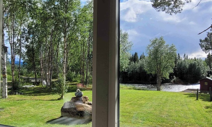 Ytterhogdal Cabine | Barrets Place by the Lake. 5 Minutes From the Beach and Kayak Centre