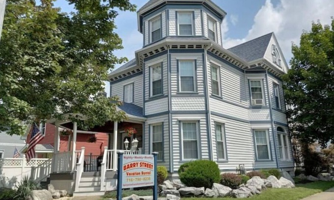 Olean Maison | Barry Street Historical Loft - But so much more!