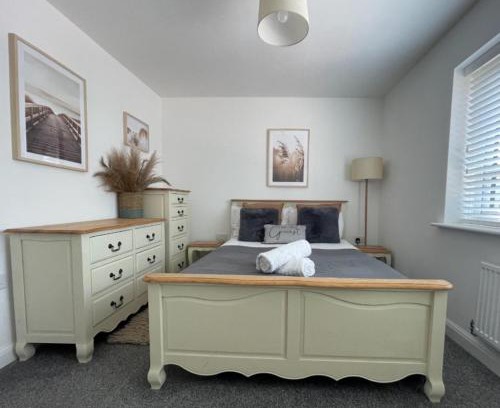 Barry Appartement | Barry Waterfront Stays - ENTIRE 3 BED PROPERTY