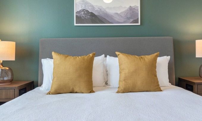 Venus Appartement | Barsala l 1BD Stay Near Downtown Clermont, Modern & Peaceful