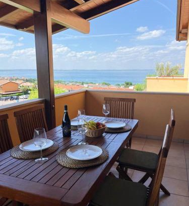 Calmasino Appartement | Barum Lake View Apartment in Lazise