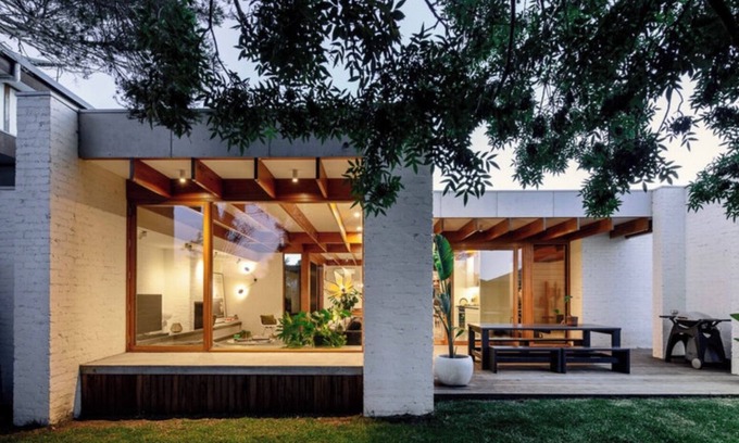 Barwon Heads Maison | Barwon heads architect designed beach house heated pool, great location sleeps 8