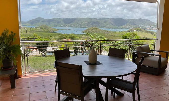 Sainte-Anne Appartement | BAS DE VILLA PISCINE PETIT VERSAILLES SAINTE ANNE