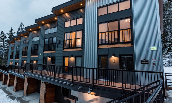 Revelstoke Hôtel | Basecamp Resorts Revelstoke I One Bedroom Apartment (Dog Friendly)
