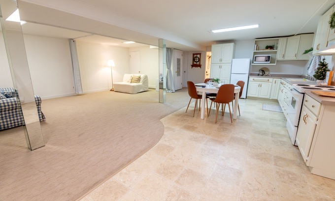 Steinbach Appartement | Basement Suite in Steinbach