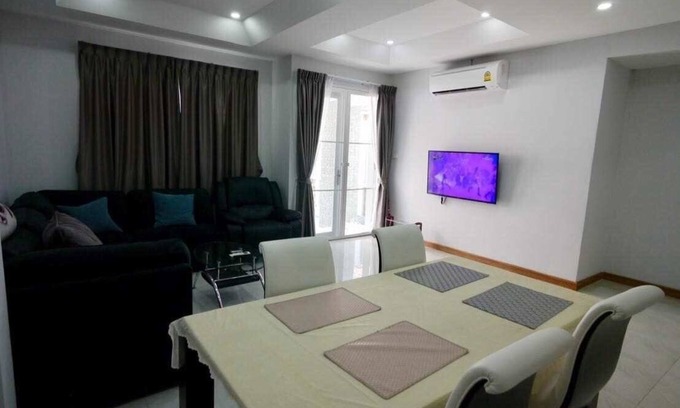 Old City Maison | Basic Line Home in Chiang mai in the old Town, 4 Bed Rooms, 5 Bath Rooms, Kichen