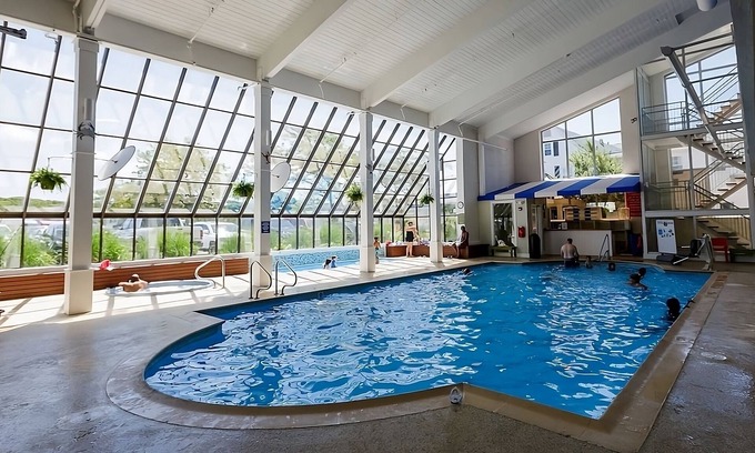 Silver Beach Hôtel | Bask in Sunlight on Wood Neck Beach! 2 Spacious Units, Free Parking!