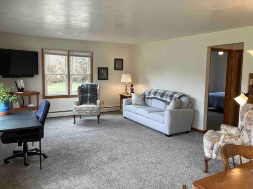 Afton Appartement | Bass Creek's Apt B Front