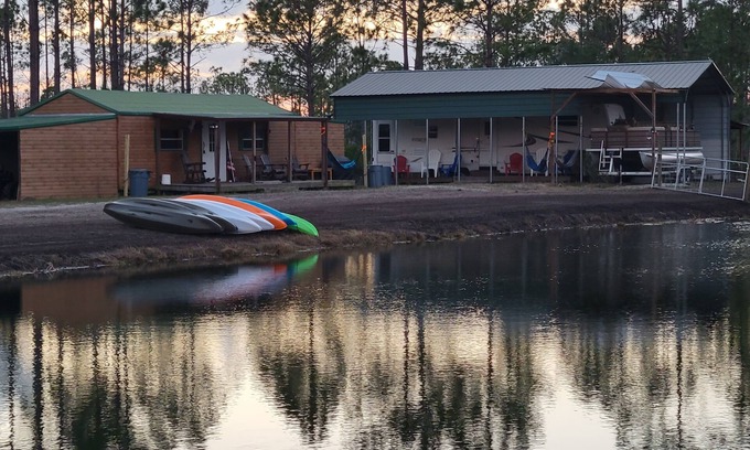 DeLand Cabine | Bass Lake cabin-Sleeps 8